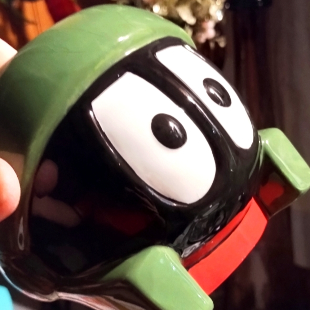 Rare Vintage Looney Tunes Marvin the Martian 3D Raised Design Mug